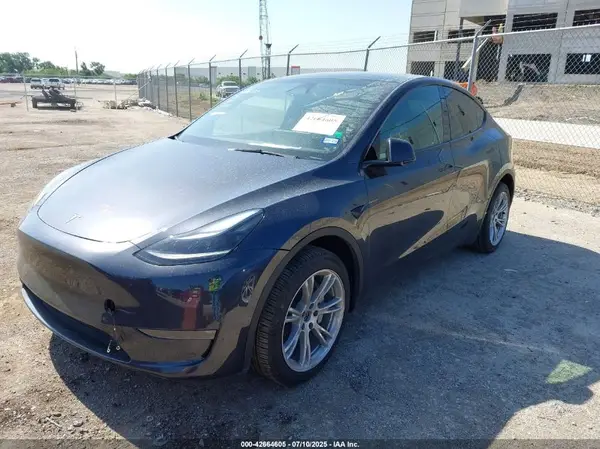 7SAYGDEE0RA285677 2024 TESLA MODEL Y - Image 2