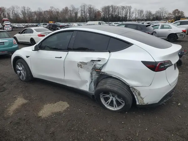 7SAYGDEE0RA291088 2024 TESLA MODEL Y - Image 2