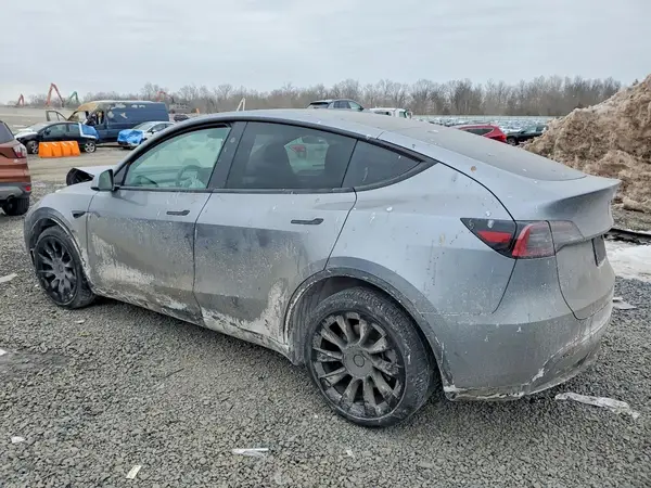 7SAYGDEE0RA293732 2024 TESLA MODEL Y - Image 2