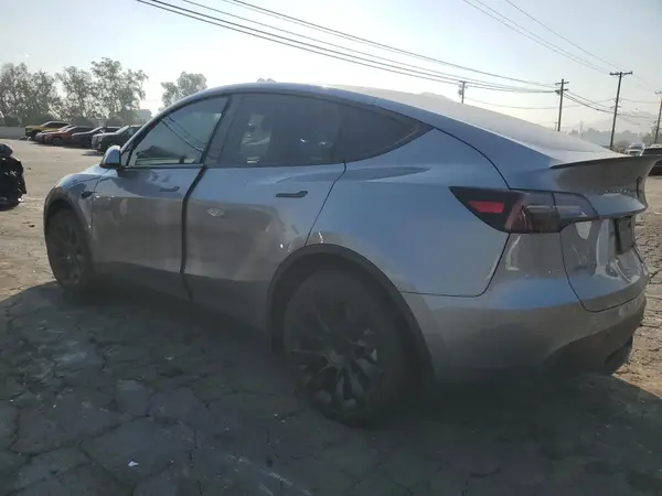 7SAYGDEE0RA299109 2024 TESLA MODEL Y - Image 2