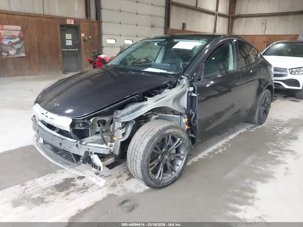 7SAYGDEE0RA299918 2024 TESLA MODEL Y - Image 2