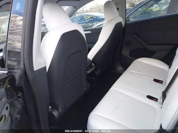 7SAYGDEE0RA300064 2024 TESLA MODEL Y - Image 8