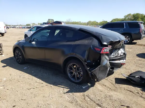 7SAYGDEE0RA300114 2024 TESLA MODEL Y - Image 2
