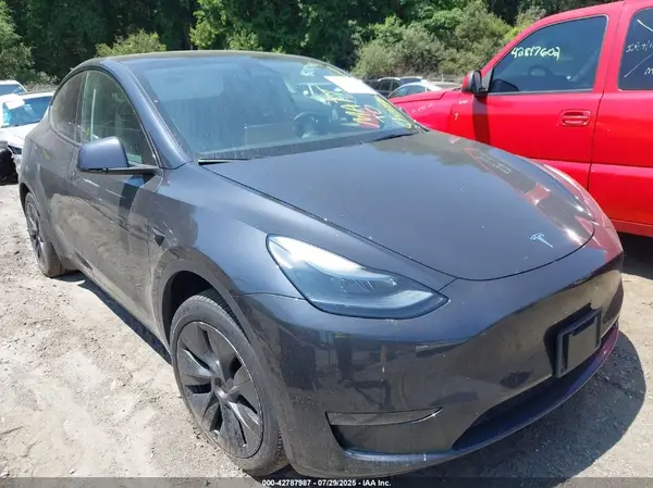 7SAYGDEE0RA301487 2024 TESLA MODEL Y - Image 1