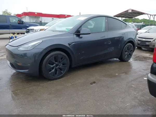 7SAYGDEE0RA302056 2024 TESLA MODEL Y - Image 2