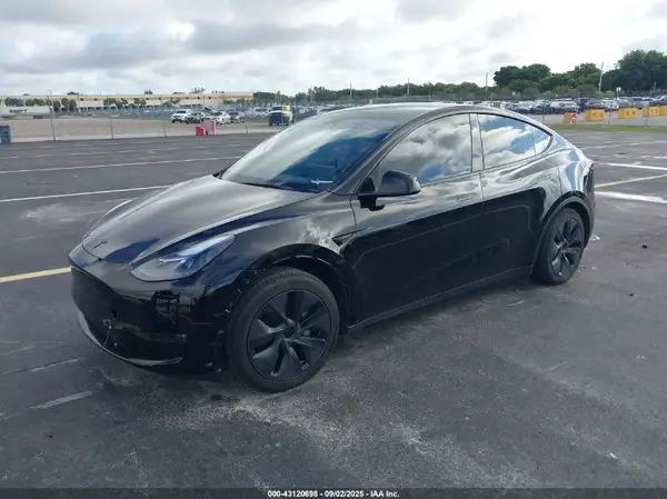 7SAYGDEE0RA321237 2024 TESLA MODEL Y - Image 2