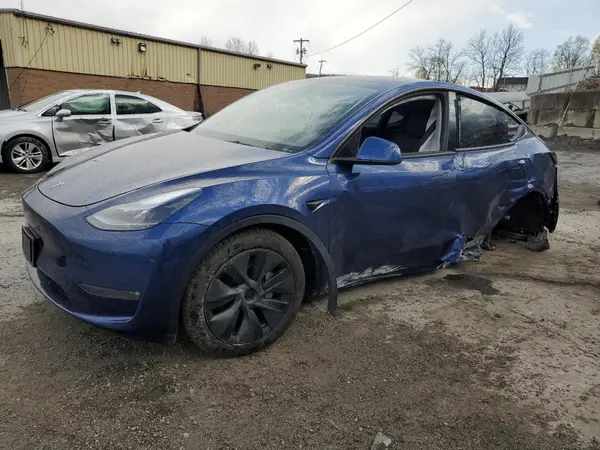 7SAYGDEE0RA323893 2024 TESLA MODEL Y - Image 1