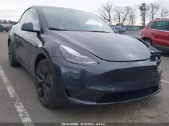 7SAYGDEE0RA330083 2024 TESLA MODEL Y