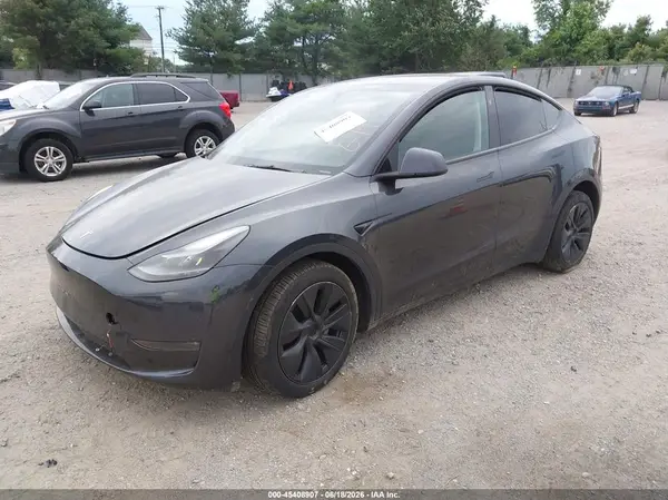 7SAYGDEE0RA330195 2024 TESLA MODEL Y - Image 2