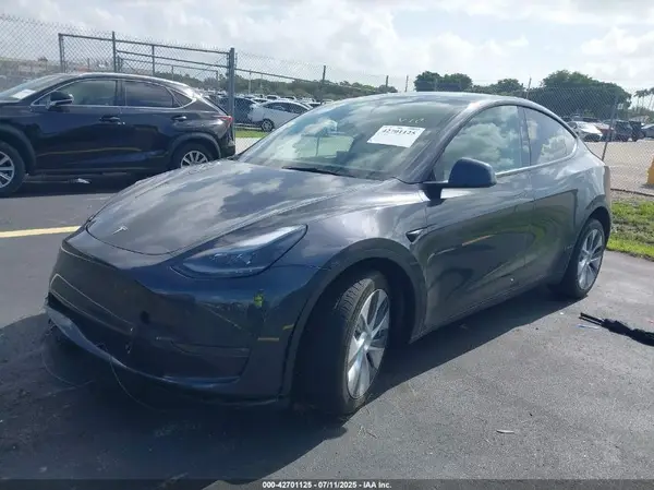 7SAYGDEE0RF007882 2024 TESLA MODEL Y - Image 2