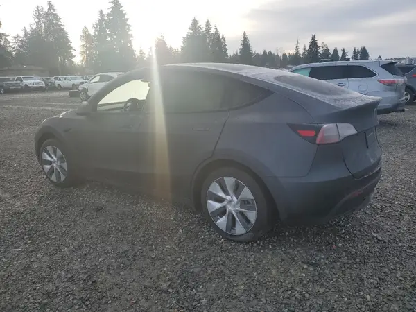 7SAYGDEE0RF014038 2024 TESLA MODEL Y - Image 2