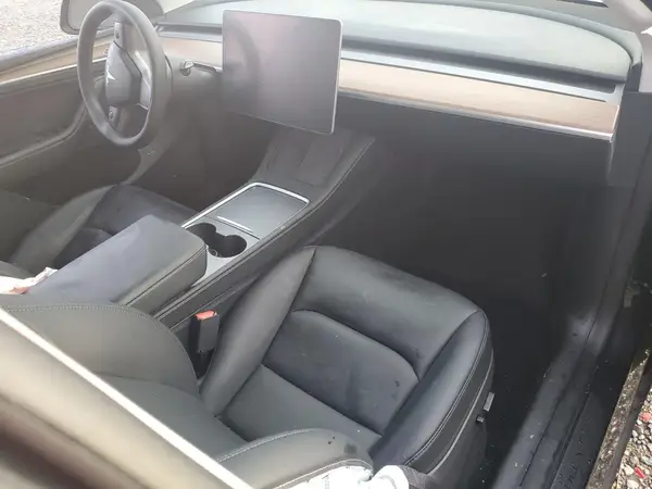 7SAYGDEE0RF014038 2024 TESLA MODEL Y - Image 8