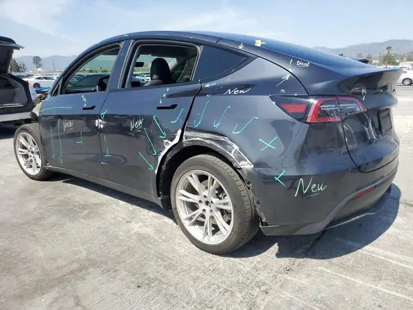 7SAYGDEE0RF024326 2024 TESLA MODEL Y - Image 2