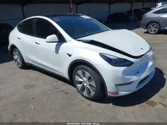 7SAYGDEE0RF056824 2024 TESLA MODEL Y