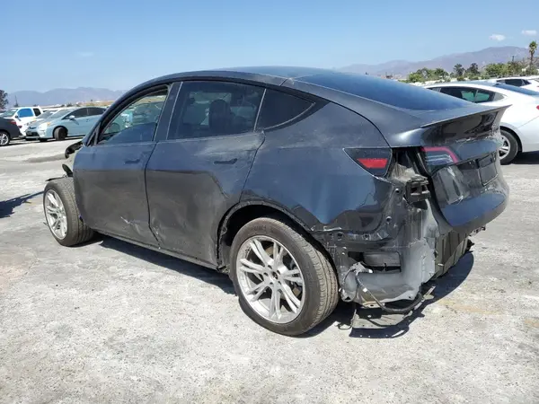 7SAYGDEE0RF065409 2024 TESLA MODEL Y - Image 2