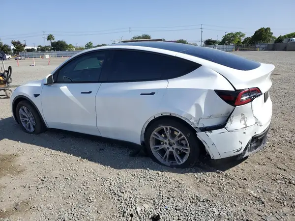 7SAYGDEE0RF069041 2024 TESLA MODEL Y - Image 2