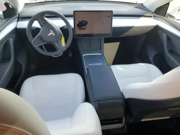 7SAYGDEE0RF069041 2024 TESLA MODEL Y - Image 8