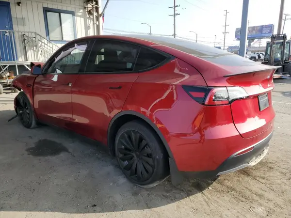 7SAYGDEE0RF075907 2024 TESLA MODEL Y - Image 2