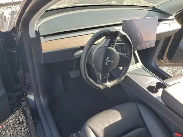 7SAYGDEE0RF077320 2024 TESLA MODEL Y - Image 8