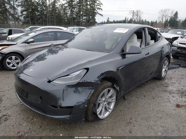 7SAYGDEE0RF085188 2024 TESLA MODEL Y - Image 2