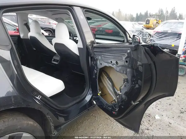7SAYGDEE0RF085188 2024 TESLA MODEL Y - Image 8