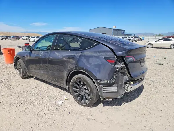 7SAYGDEE0RF099575 2024 TESLA MODEL Y - Image 2