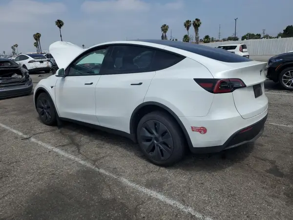 7SAYGDEE0RF118612 2024 TESLA MODEL Y - Image 2