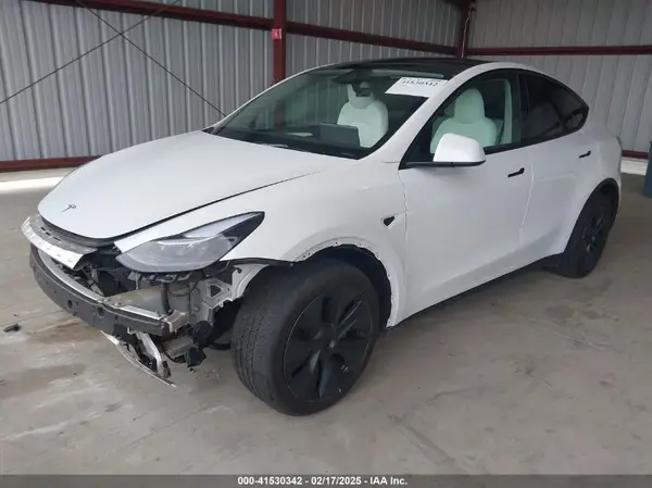 7SAYGDEE0RF124894 2024 TESLA MODEL Y - Image 2