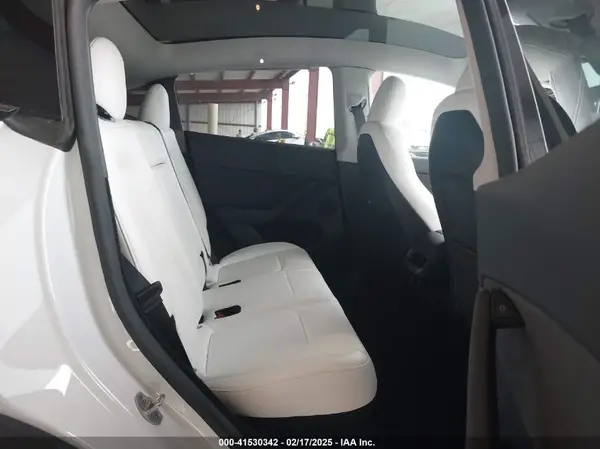 7SAYGDEE0RF124894 2024 TESLA MODEL Y - Image 8