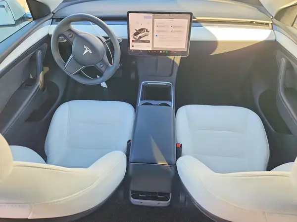 7SAYGDEE0RF127150 2024 TESLA MODEL Y - Image 8