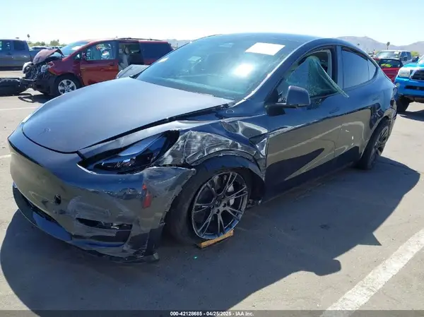 7SAYGDEE0RF128802 2024 TESLA MODEL Y - Image 2