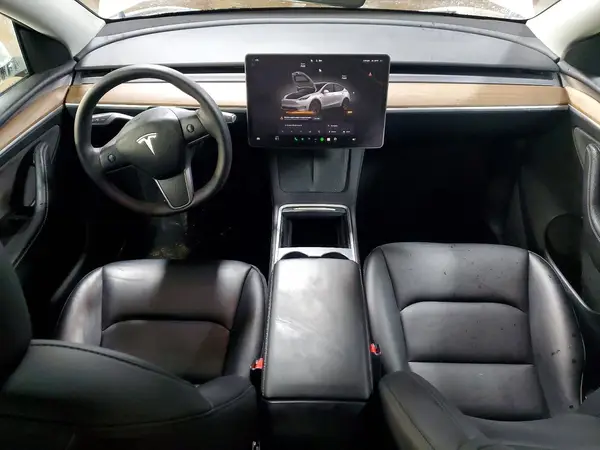 7SAYGDEE0RF132980 2024 TESLA MODEL Y - Image 8