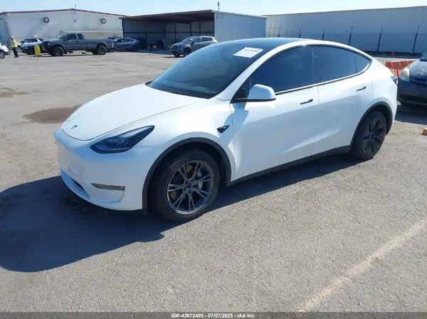 7SAYGDEE0RF160178 2024 TESLA MODEL Y - Image 2