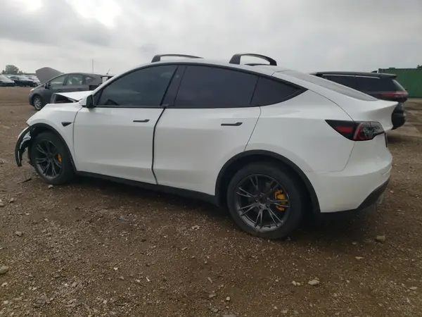 7SAYGDEE0RF170287 2024 TESLA MODEL Y - Image 2