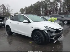 7SAYGDEE0RF170774 2024 TESLA MODEL Y