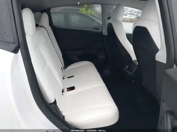 7SAYGDEE0RF170774 2024 TESLA MODEL Y - Image 8