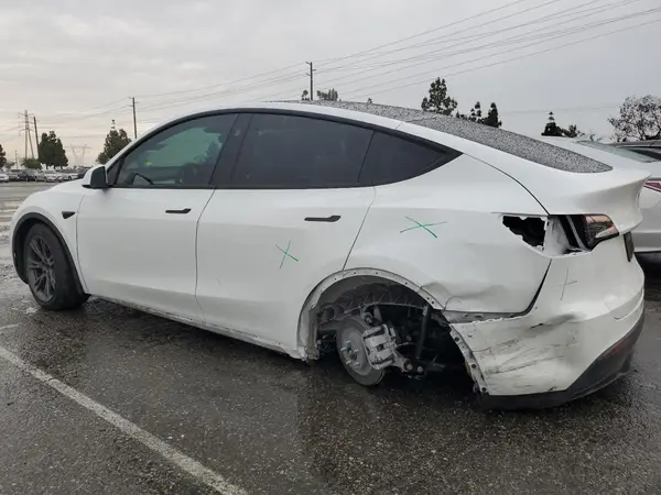 7SAYGDEE0RF178289 2024 TESLA MODEL Y - Image 2