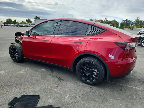 7SAYGDEE0RF194637 2024 TESLA MODEL Y - Image 2