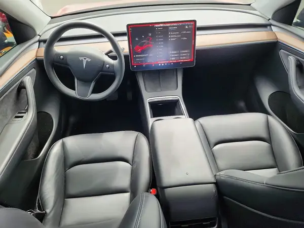 7SAYGDEE0RF194637 2024 TESLA MODEL Y - Image 8