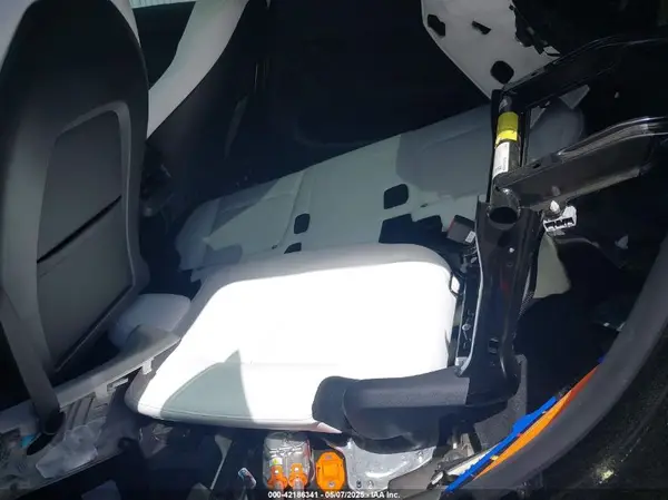 7SAYGDEE0RF200291 2024 TESLA MODEL Y - Image 8