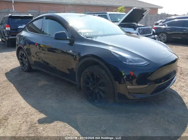 7SAYGDEE0RF211890 2024 TESLA MODEL Y - Image 1