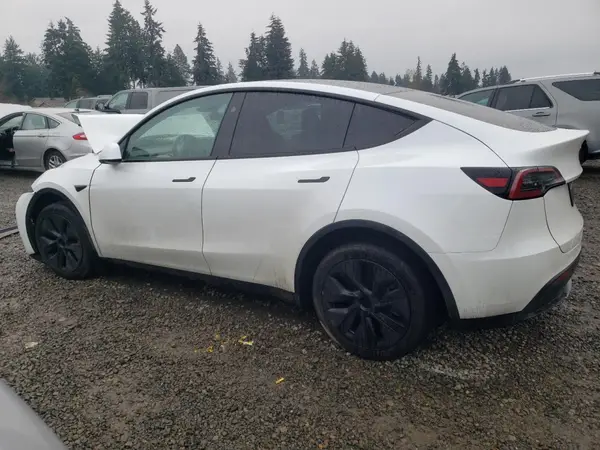 7SAYGDEE0RF214109 2024 TESLA MODEL Y - Image 2