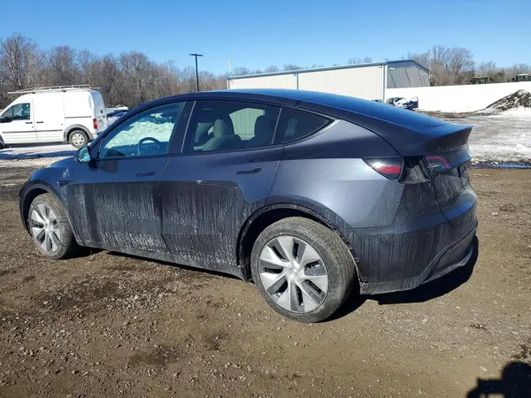 7SAYGDEE0RF985587 2024 TESLA MODEL Y - Image 2