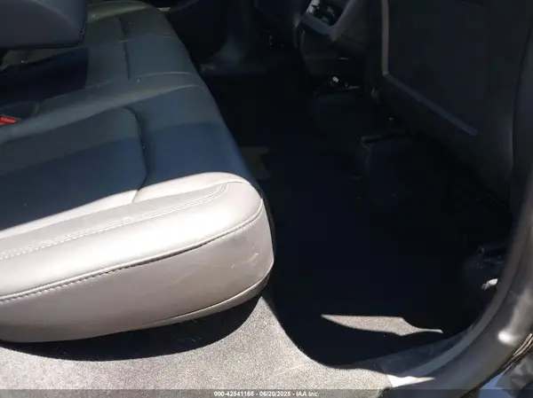 7SAYGDEE0RF986660 2024 TESLA MODEL Y - Image 8