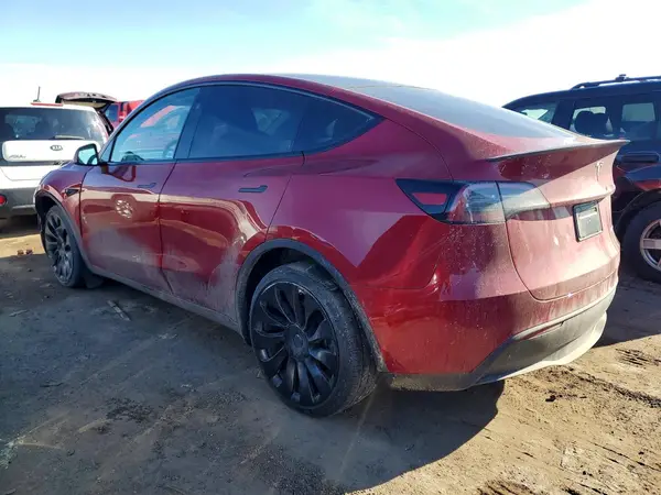7SAYGDEE0RF988389 2024 TESLA MODEL Y - Image 2