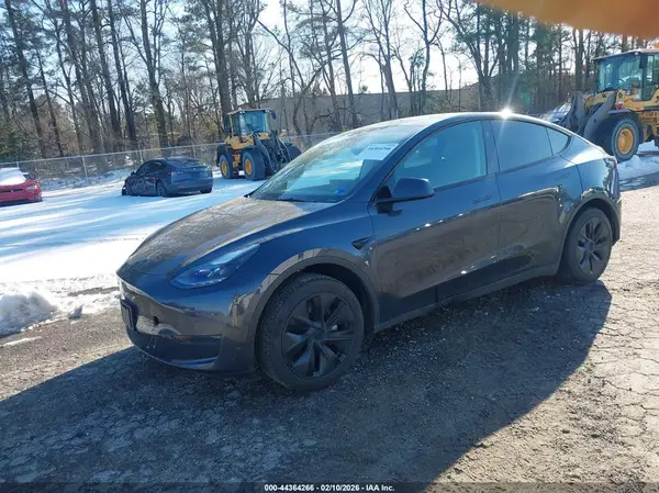 7SAYGDEE0SA338027 2025 TESLA MODEL Y - Image 2