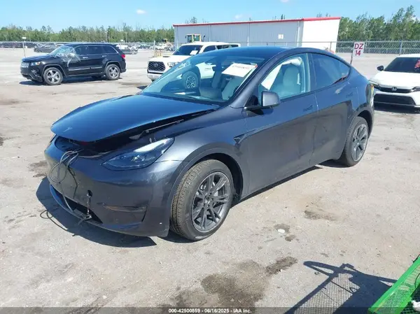 7SAYGDEE0SA338755 2025 TESLA MODEL Y - Image 2