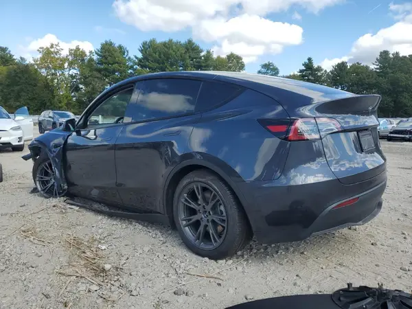 7SAYGDEE0SA338769 2025 TESLA MODEL Y - Image 2