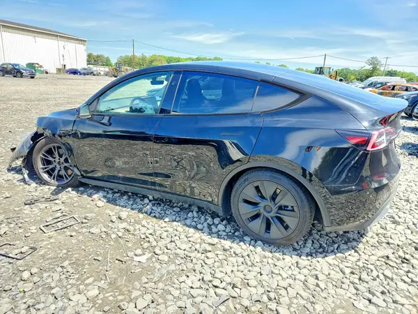7SAYGDEE0SA339159 2025 TESLA MODEL Y - Image 2