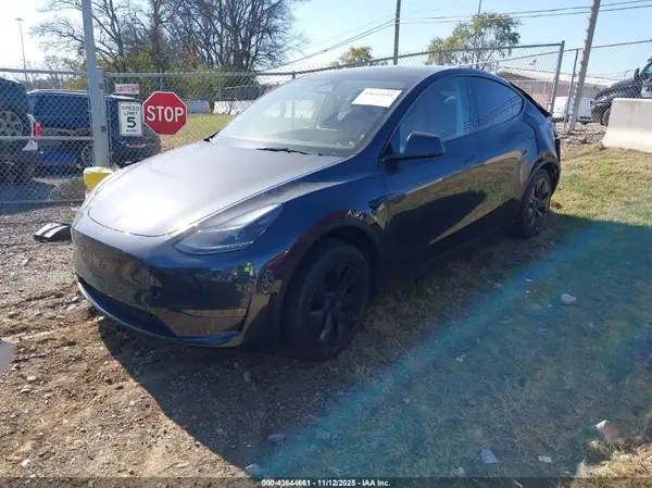 7SAYGDEE0SA340344 2025 TESLA MODEL Y - Image 2